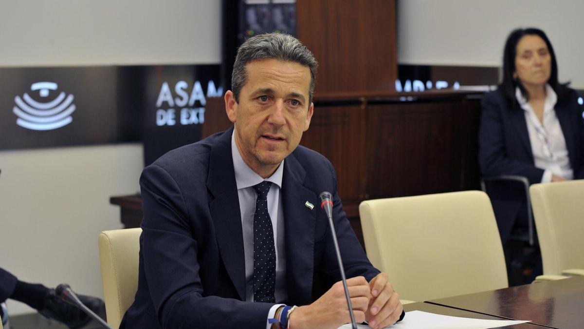 Víctor Píriz, en la Asamblea de Extremadura, el pasado año.