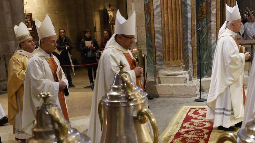 Los obispos Prieto, Agrelo, Mora y Barrio, ayer, en la Catedral