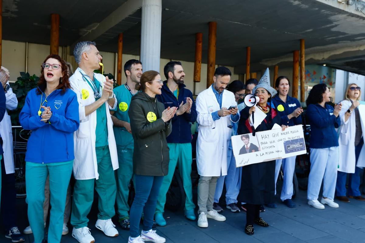 Segundo día de la huelga de médicos en Aragón.