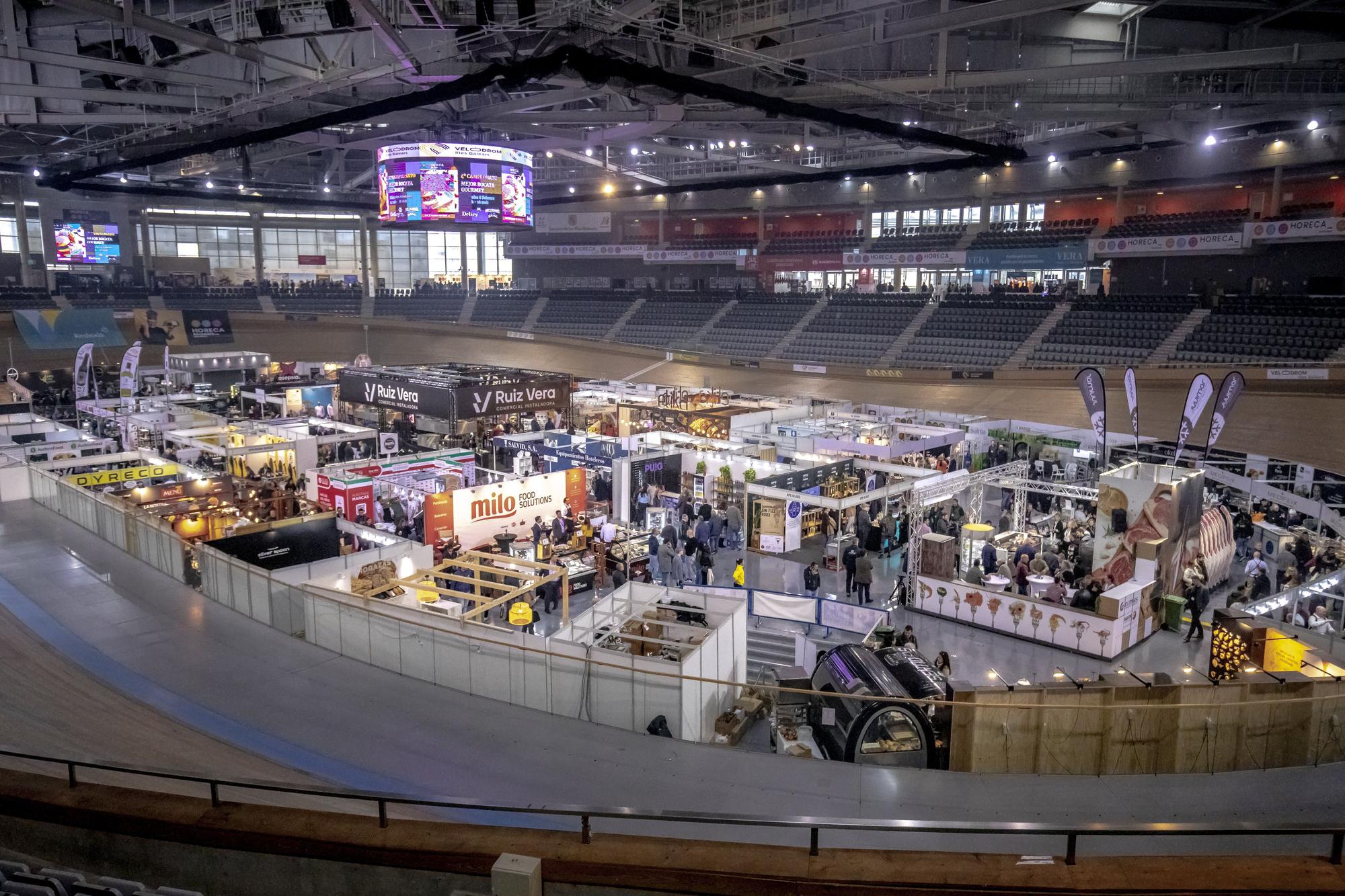 Los chefs demuestran sus habilidades el primer día de la feria de hostelería Horeca Mallorca