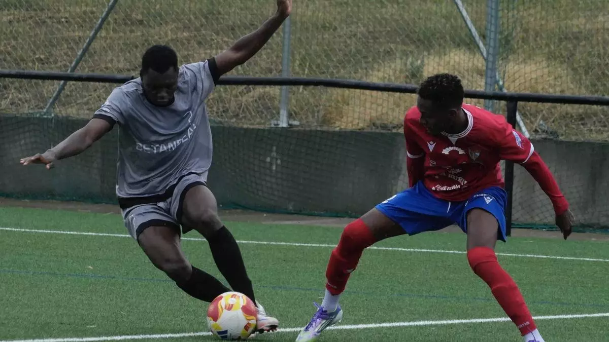 Triunfo "tomatero" en el derbi Benavente-Noname