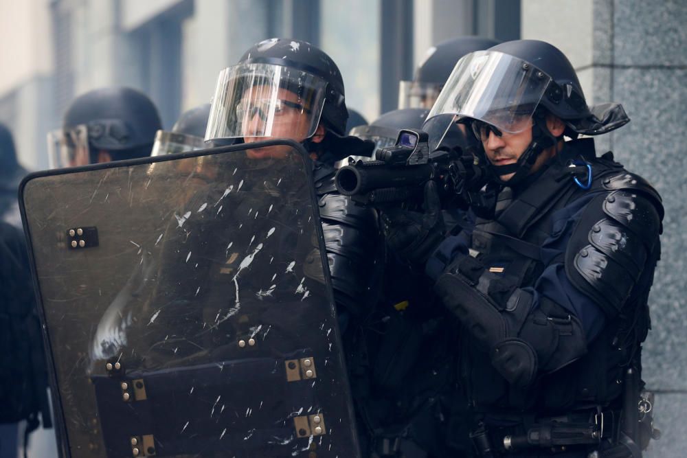 Disturbios en París en la celebración del 1 de Mayo