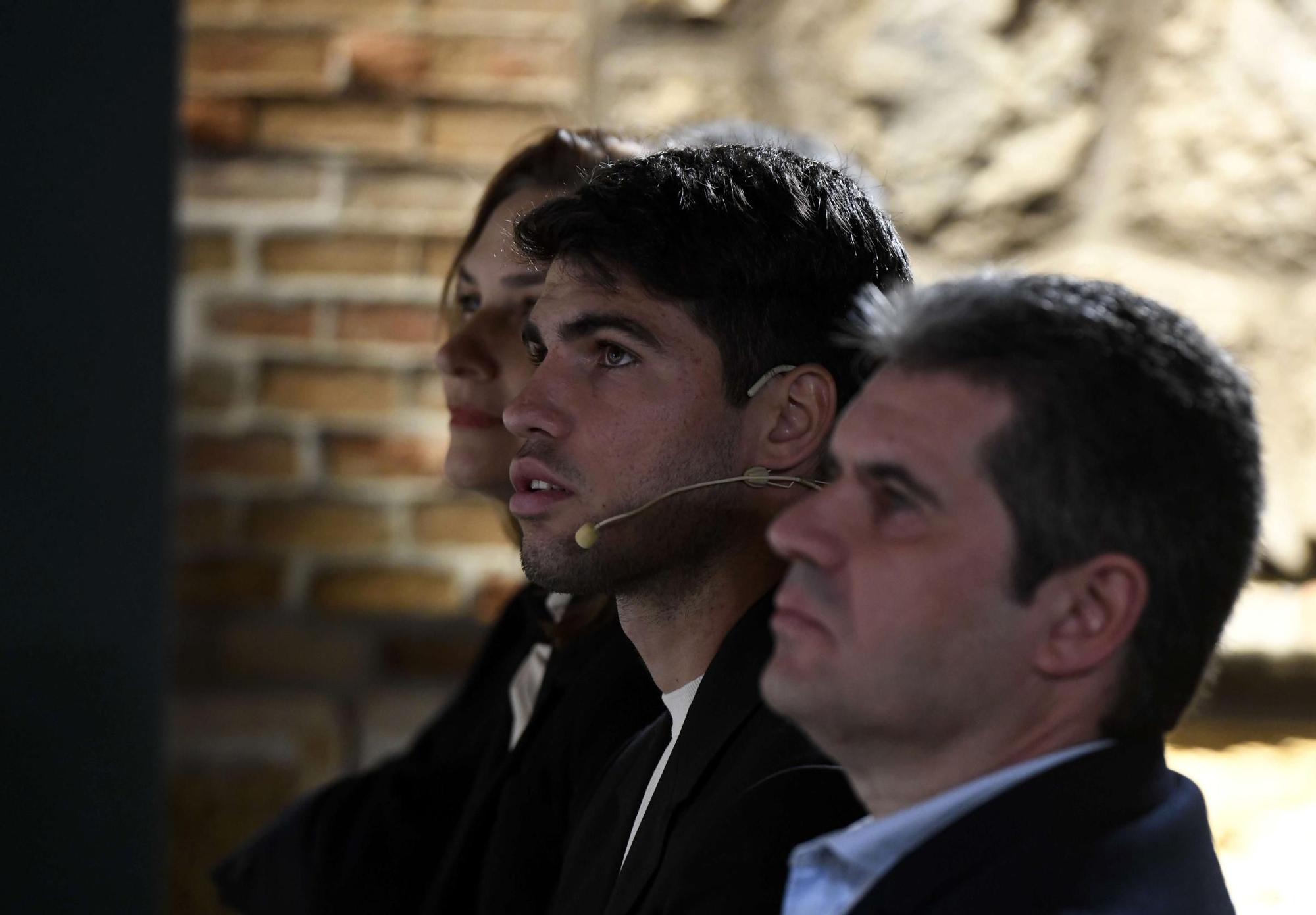 Así ha sido la inauguración de la exposición de Carlos Alcaraz en la Cárcel Vieja de Murcia