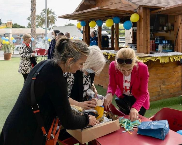 Un evento solidario logra que seis familias ucranianas refugiadas en Alicante reciban ayuda