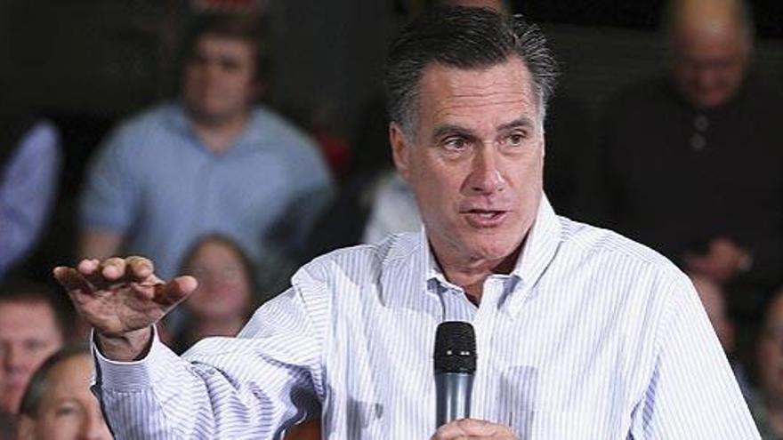 Santorum se asegura Kansas y Romney vence en Wisconsin