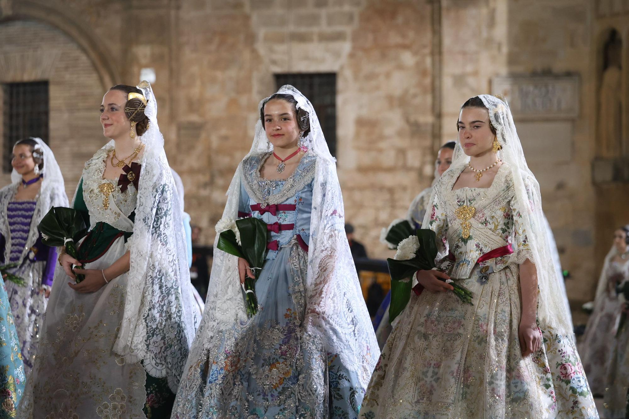 Búscate en el primer día de la Ofrenda en la calle San Vicente entre las 22 y las 23 horas