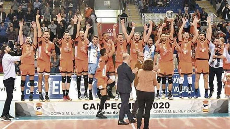 El Club Voleibol Teruel levanta el tÃ­tulo de campeÃ³n de la Copa del Rey en Son Moix.