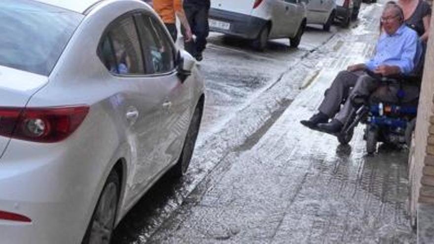 Una fuita d&#039;aigua nega una vorera a Manresa