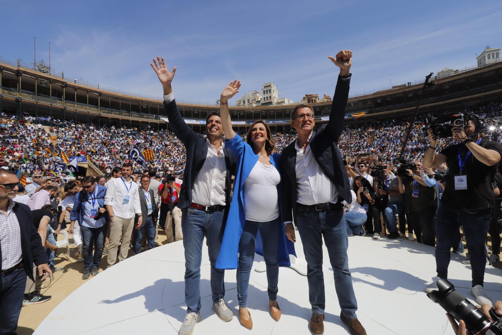 Mitin central del PPCV en la Plaza de Toros de València