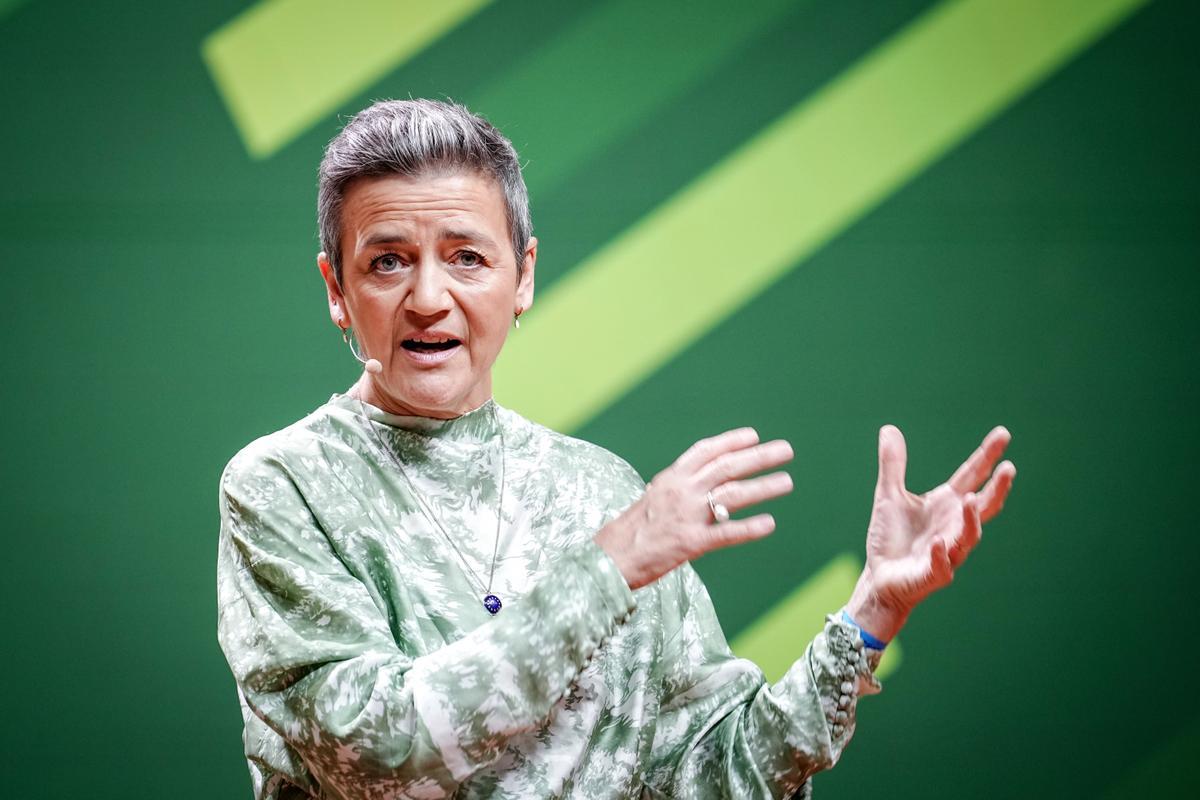 FILED - 25 November 2023, Baden-Wuerttemberg, Karlsruhe: Margrethe Vestager, European Commissioner for Competition, speaks to delegates during the federal party conference of Alliance 90/The Greens (Buendnis 90/Die Gruenen). The European Commission is tak