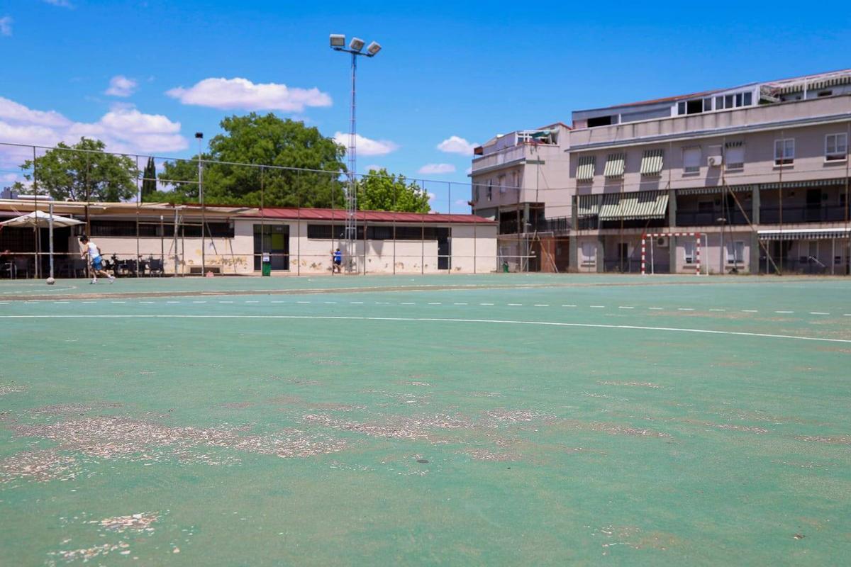 Pistas de fútbol sala de la calle Lucas Vázquez Ahillón, en Pardaleras.