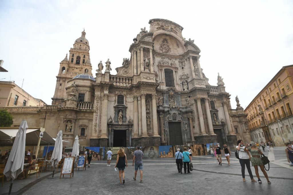 Colas para venerar a la Fuensanta, que se queda en la Catedral de Murcia