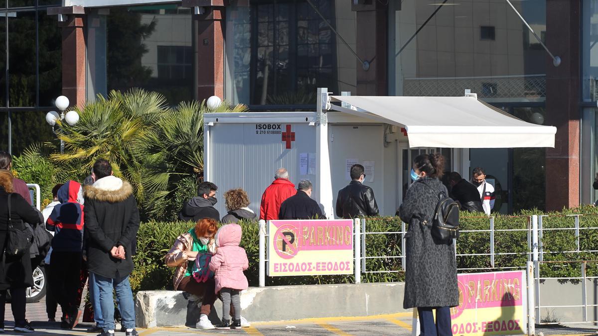 Pruebas de coronavirus en Atenas, Grecia.