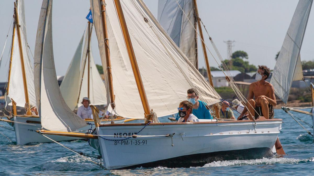 Mira las espectaculares imágenes de la Diada de Vela Llatina del Club  Náutico Cala Gamba - Diario de Mallorca