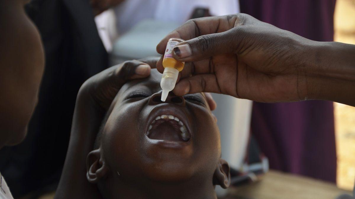 Detectan el virus de la polio en alcantarillas de Londres: ¿Está erradicada en España?