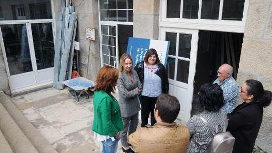 Visita de Fernández-Tapia y Marisol Díaz al consistorio.  // FdV