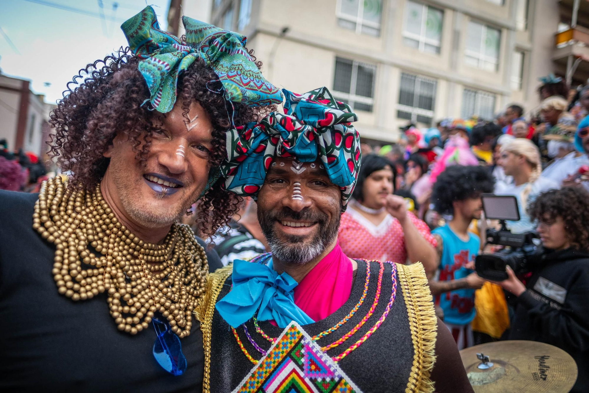 Santa Cruz celebra su segundo Carnaval de día