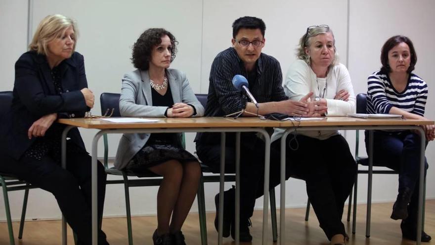 Llorenç Llop, junto a otras directoras que forman parte de ADESMA y ADESME.