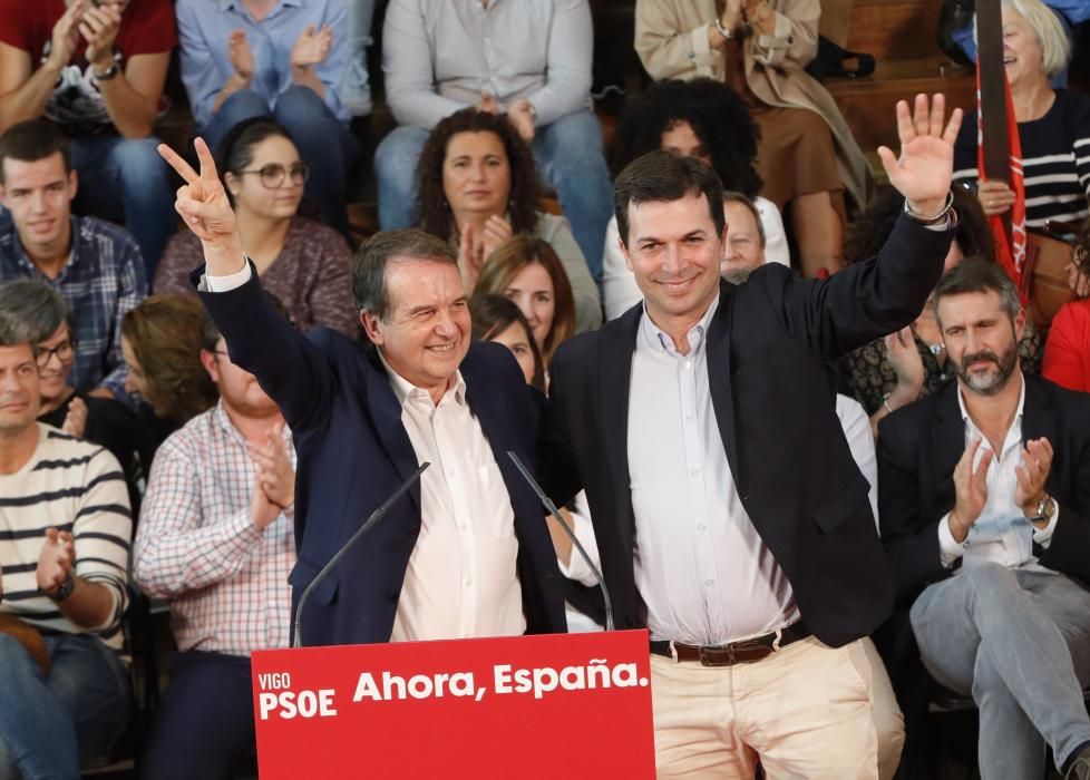 El presidente del Gobierno en funciones, Pedro Sánchez, ha replicado al líder de Ciudadanos, Albert Rivera, que no pide su apoyo y "mucho menos de un partido que pacta con la ultraderecha".