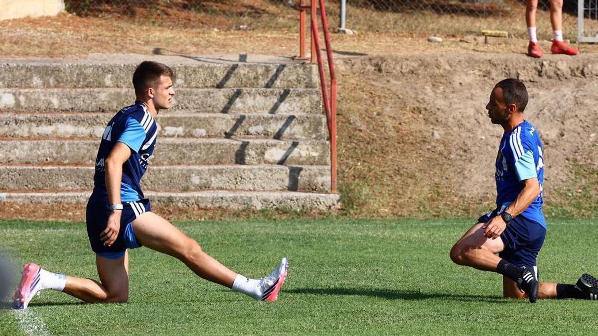 Samed Bazdar se entrena al margen en una de las primeras sesiones en Boltaña.