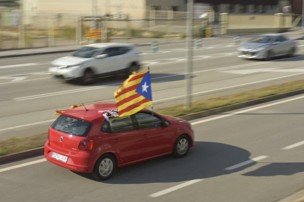 Tret de sortida de la rua cap a Lledoners amb més de 200 vehicles a l'aparcament de Menfis de Manresa