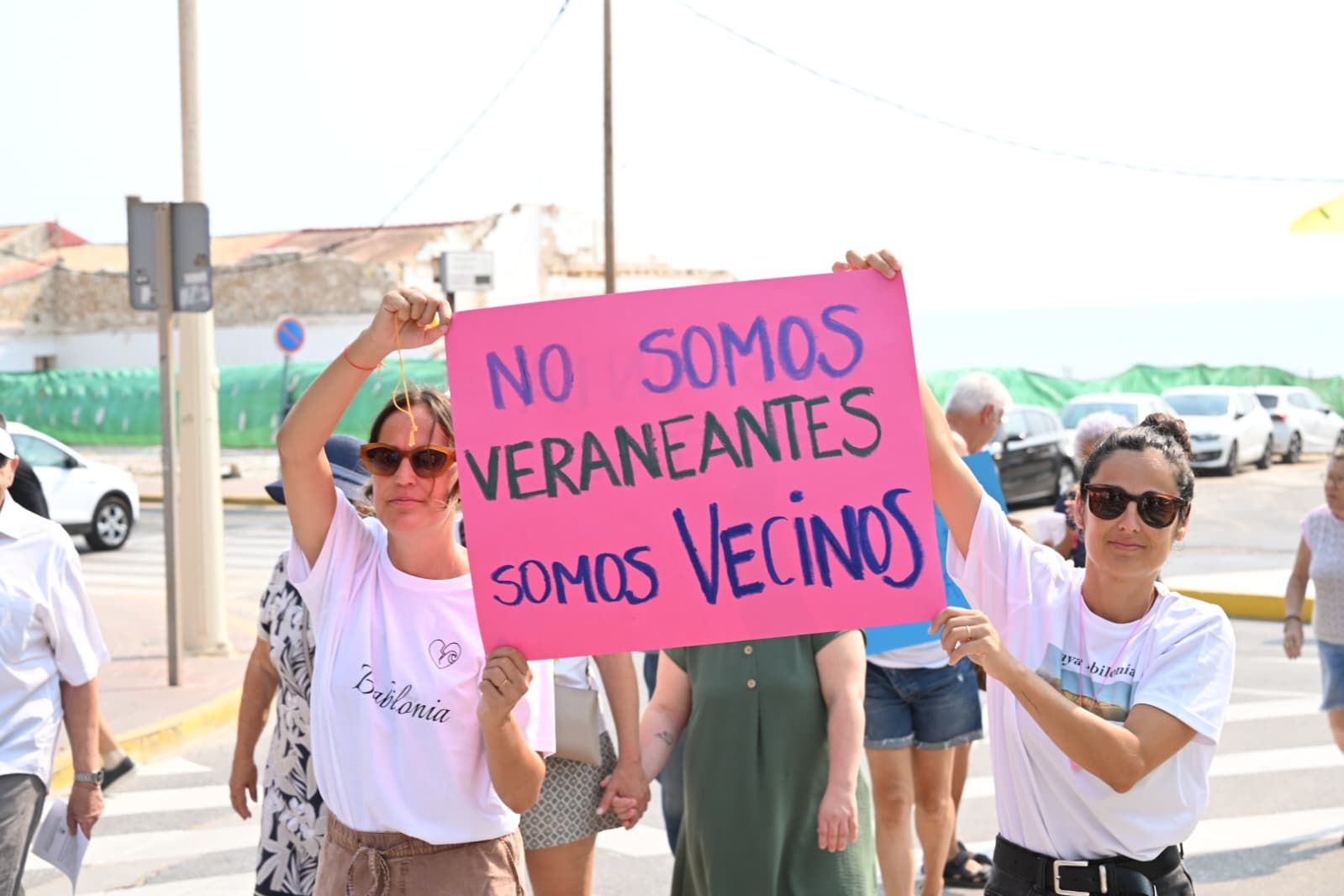 Protesta contra el derribo de las casas de la playa de Babilonia en Guardamar del Segura
