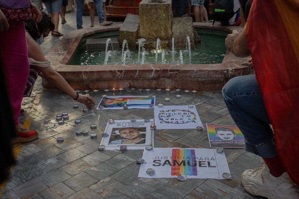 Concentración en Cartagena para pedir justicia por el asesinato homófobo cometido en Galicia