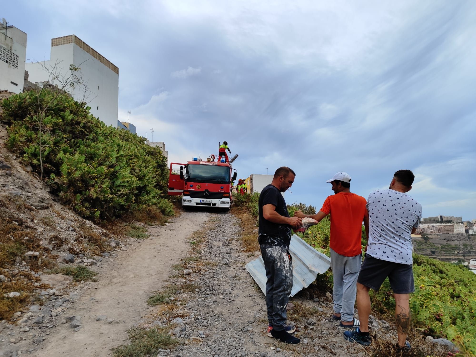 Herido tras caer con su vehículo por el barranco de Guiniguada