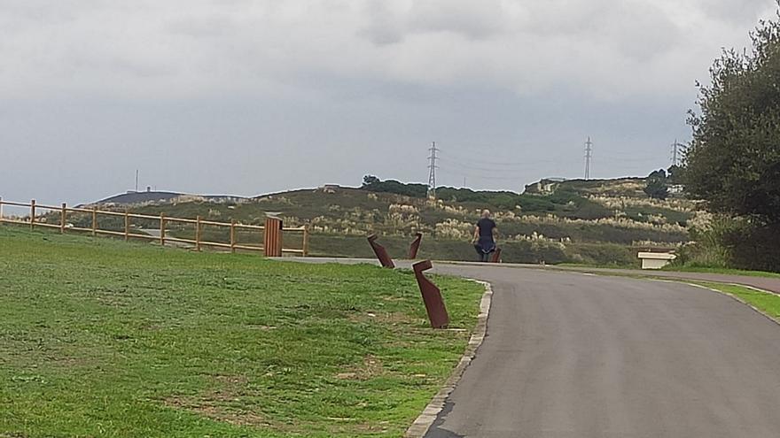 Roban 340 metros de cobre del paseo marítimo de O Rañal, en Arteixo, antes de que se inaugure