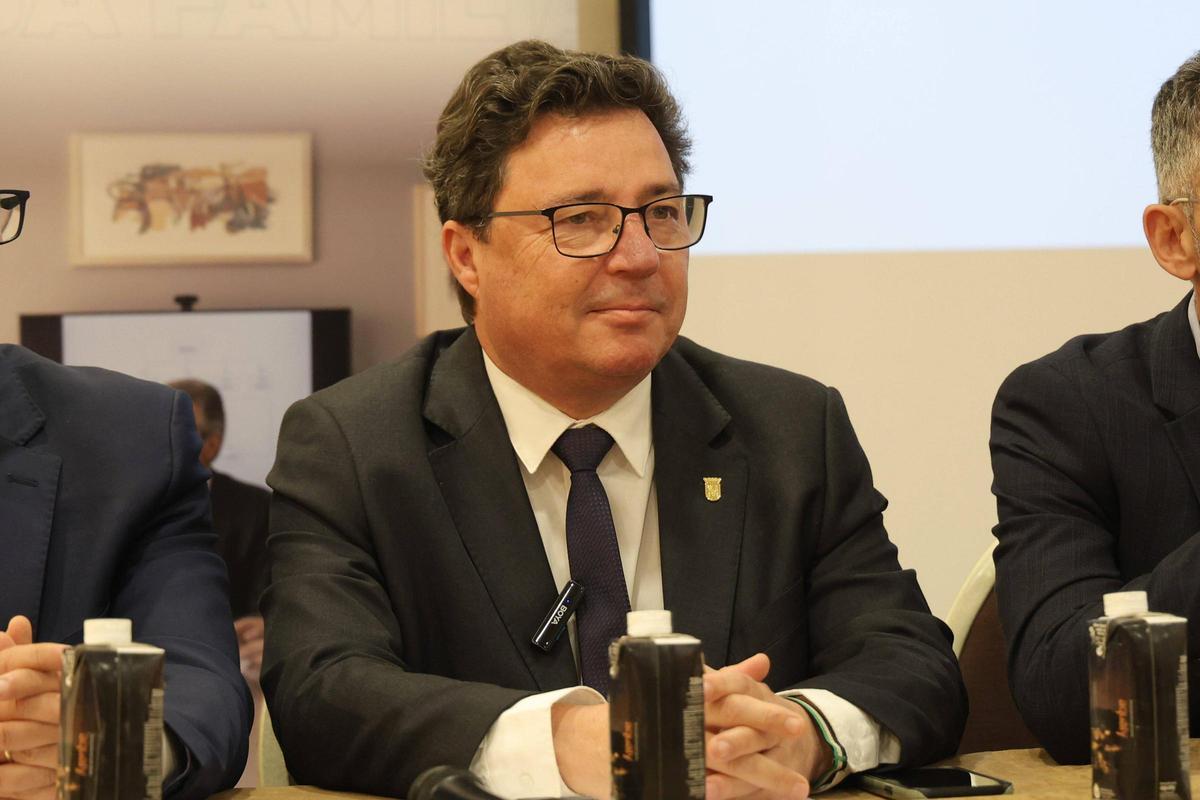 Fotogalería | Empresarios e instituciones se han dado cita este miércoles en Cáceres en torno al relevo generacional Fotogalería | Empresarios e instituciones se han dado cita este miércoles en Cáceres en torno al relevo generacional