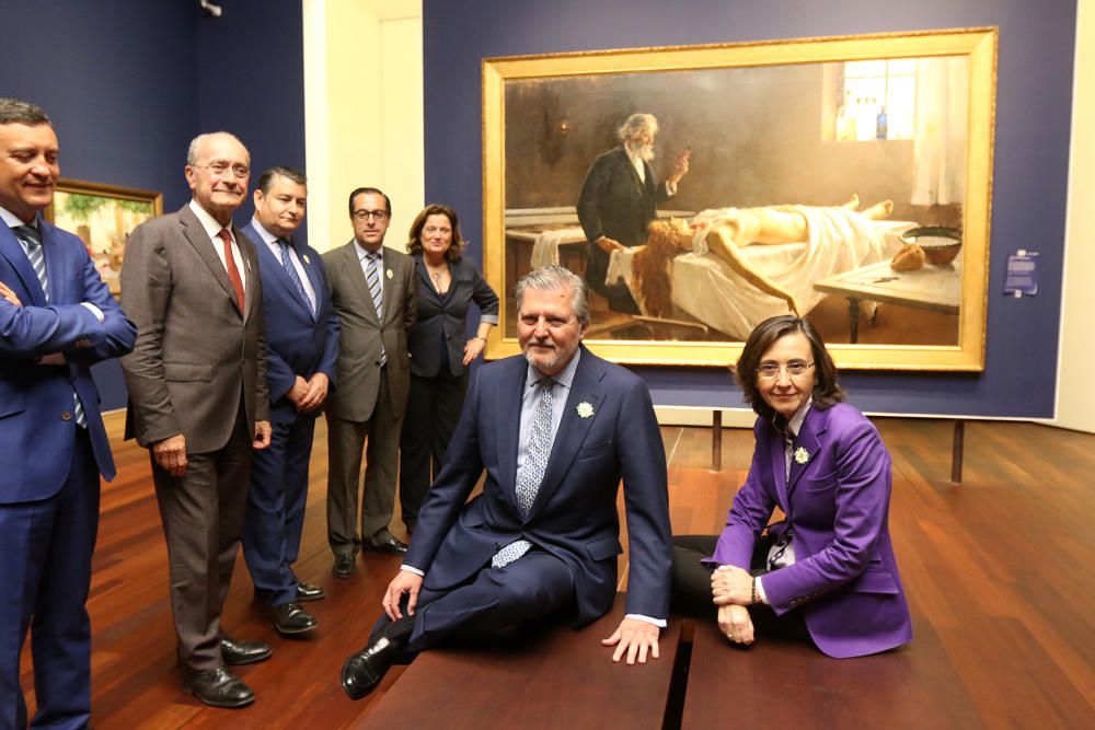 Íñigo Méndez de Vigo y Rosa Aguilar firman el acuerdo de cesión del Museo de Bellas Artes y Arqueológico de Málaga, que abrirá durante este 2016