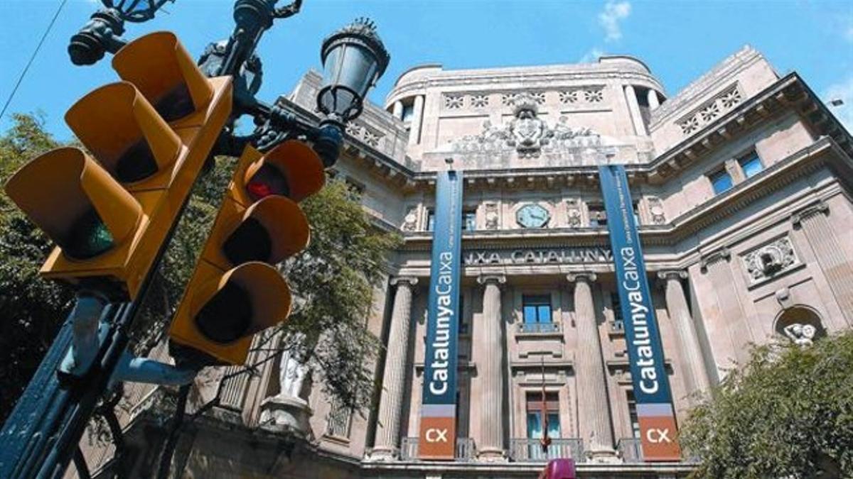 Fachada de la sede central de Catalunya Banc en Barcelona