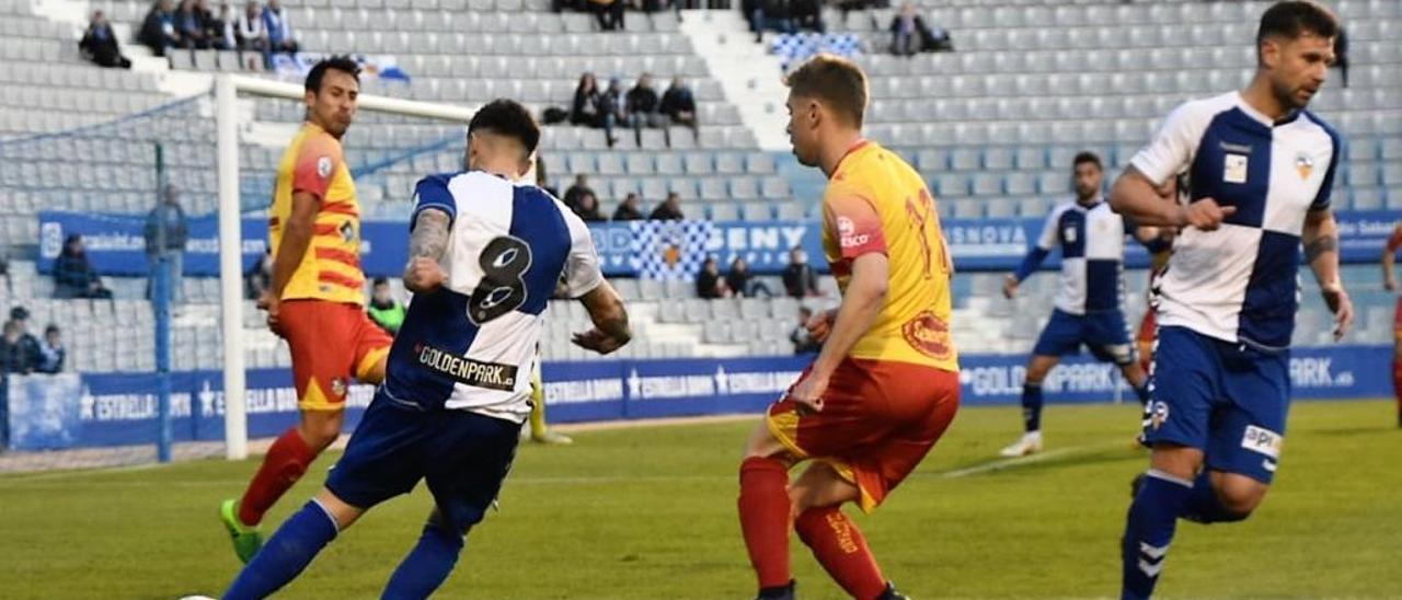 Imagen del encuentro disputado hoy entre el Sabadell y el Alcoyano.