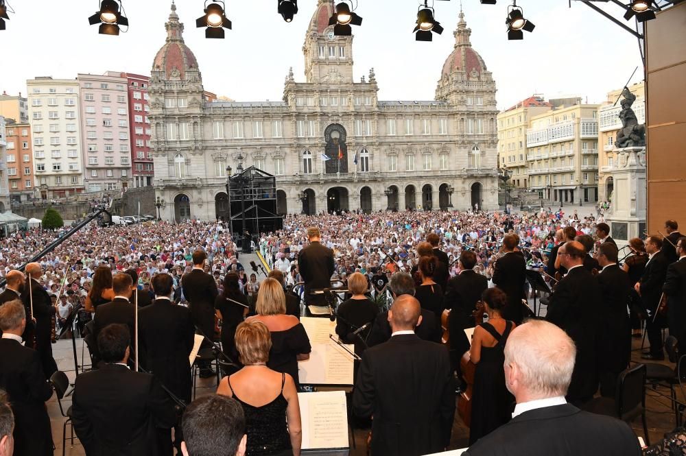 La OSG, en A Coruña por las víctimas de Cataluña