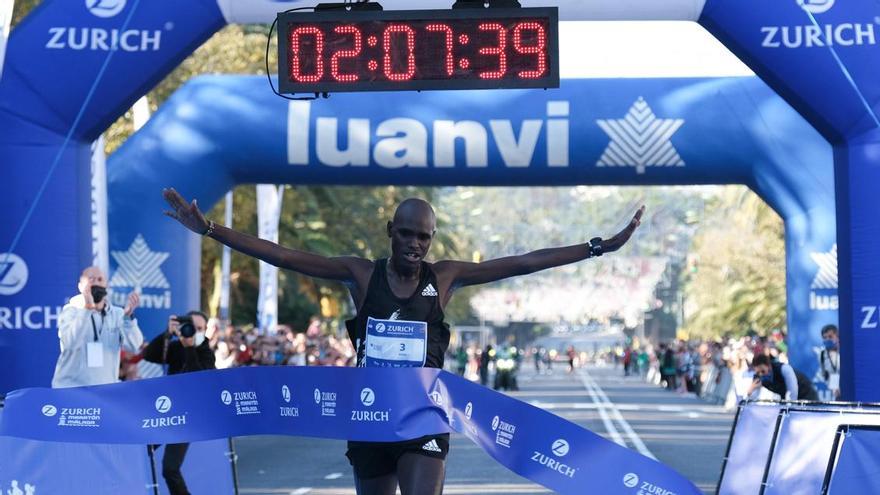 Las imágenes de la Zúrich Maratón de Málaga de 2021