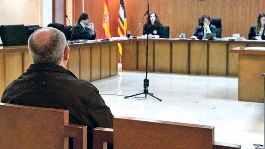 El procesado, de 57 años, durante el juicio celebrado en la Audiencia de Palma.