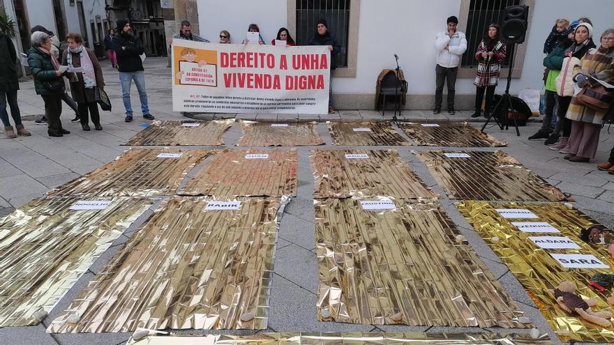 Os Ninguéns recuerdan a las 16 personas fallecidas en la calle o en infraviviendas en los últimos cuatro meses en Vigo