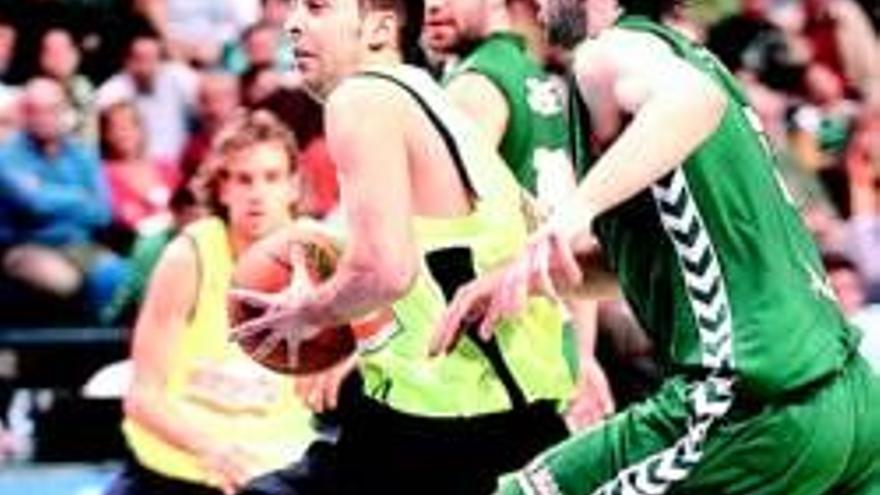 El Unicaja vence en un igualado encuentro