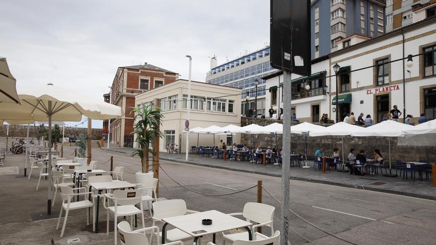 Los hosteleros aplauden el plan para poner música ambiental en las terrazas de Gijón: &quot;Es algo pionero&quot;