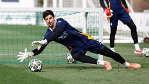Thibaut Courtois, en el entrenamiento posterior a la derrota frente al Valencia.