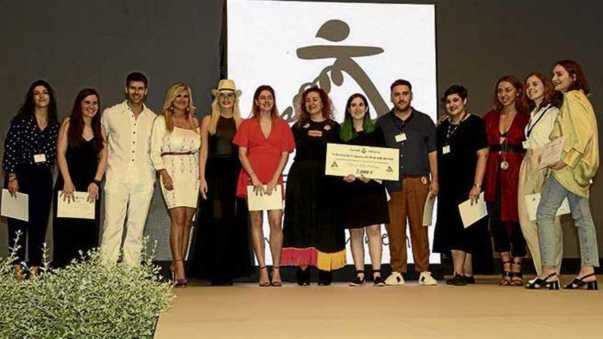 Foto de familia de los premiados y de los concursantes en ´Futur Adlib´.