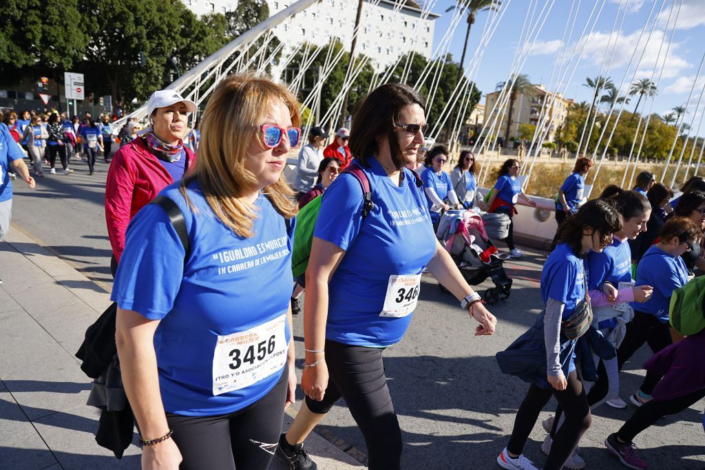 Imágenes del recorrido de la Carrera de la Mujer: avenida Pío Baroja y puente del Reina Sofía (I)