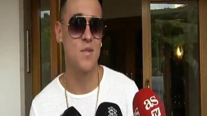 Kevin Roldan dispuesto a cantar para Piqué