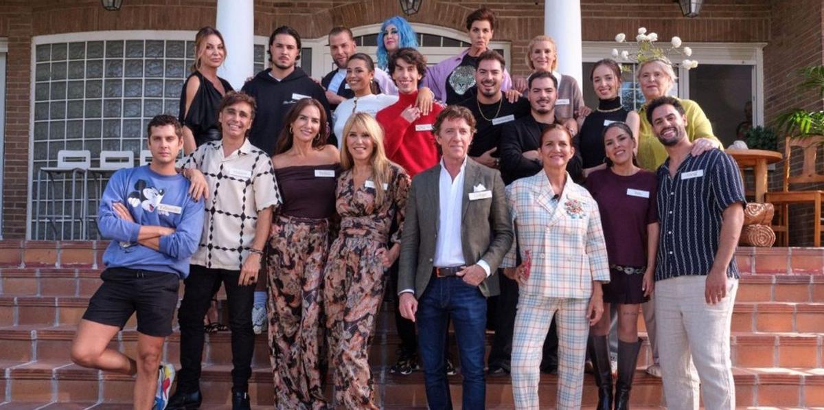 Foto de familia de los concursantes de ‘Decomasters’