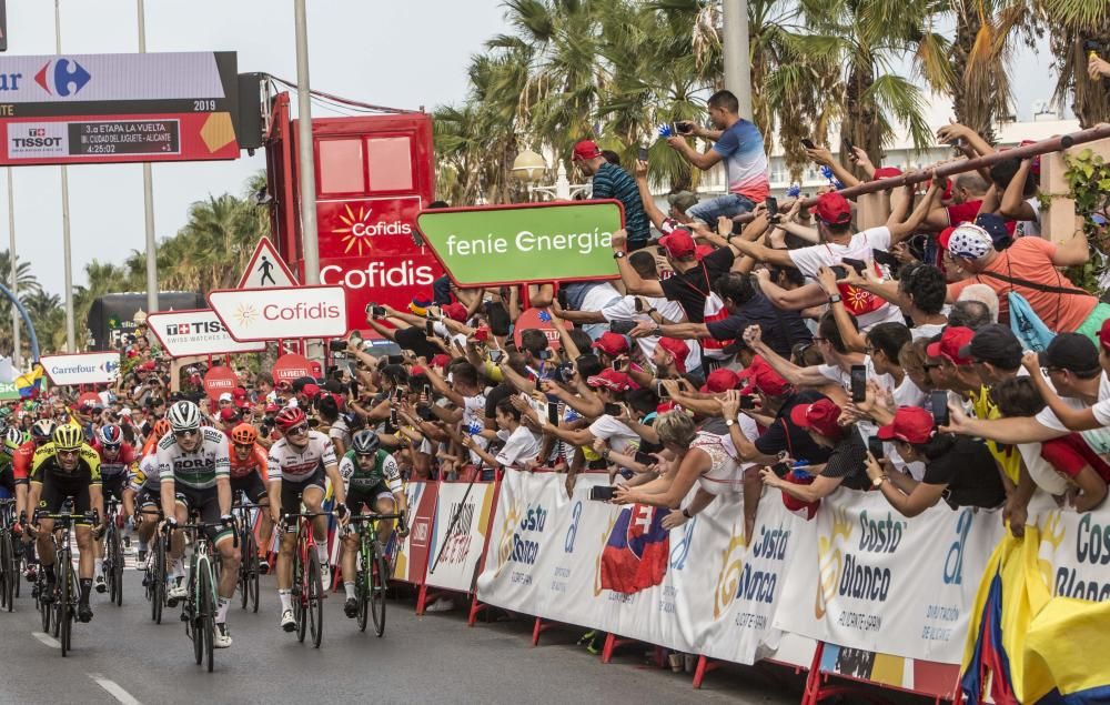 Llegada a Alicante de la tercera etapa de la Vuelta