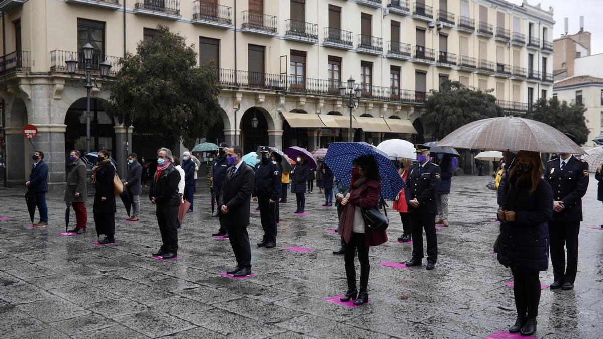 Un momento de la concentración contra la violencia de género en Zamora capital.