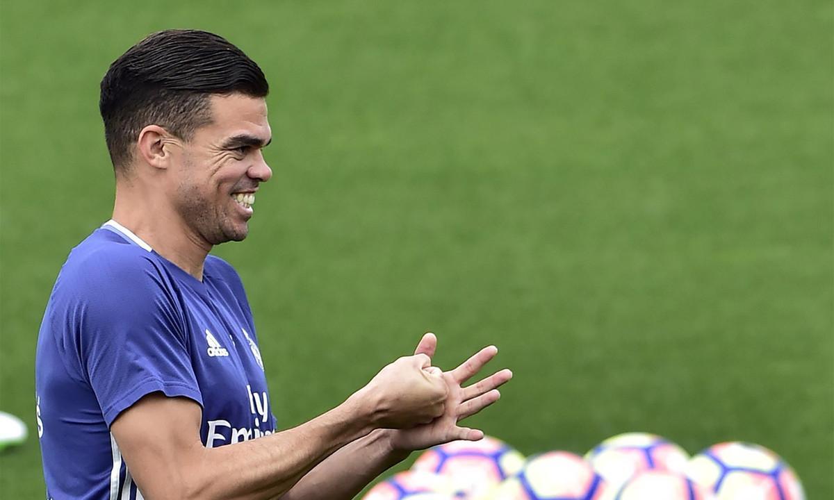 Pepe Lima durante un entrenamiento del Real Madrid en la Ciudad Deportiva de Valdebebas