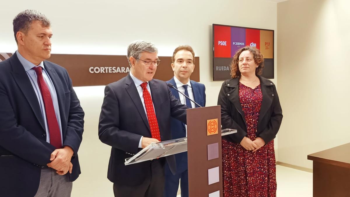 Joaquín Palacín, Vicente Guillén, Jesús Herrero y Marta de Santos, durante la comparecencia.