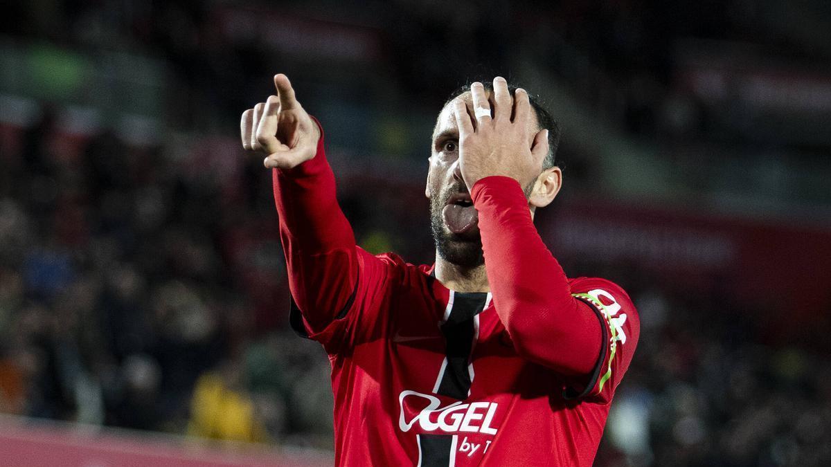 Muriqi celebra el gol ante el Sevilla.