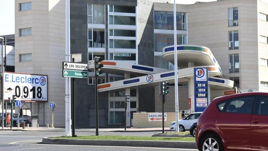 Una gasolinera de Murcia con los precios del carburante más barato para el puente del 15 de agosto.